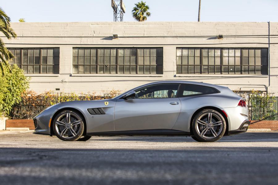  Ferrari GTC4Lusso 2016 года  (NA) (фото 4 из 21)